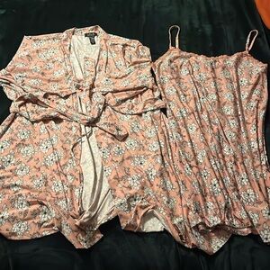 lala robe and night gown set.